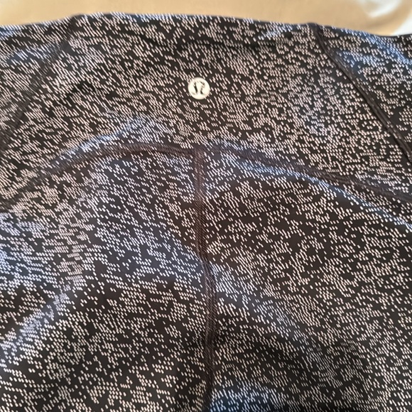 Lululemon tights - Picture 3 of 5
